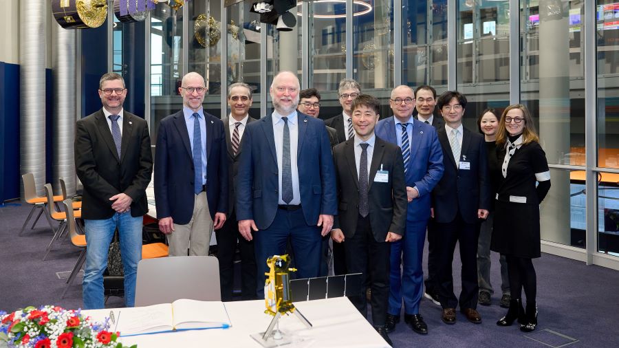 EUMETSAT hosts the 9th bilateral cooperation meeting with KMA . Mr Phil Evans and Dr. KIM Yoonjae, Director-General of KMA’s National Meteorological Satellite Center