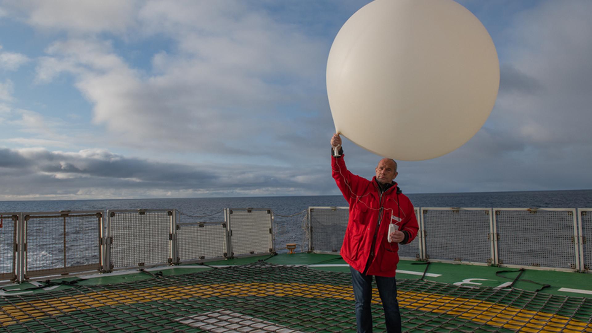 Life as a weather technician on board the Polarstern Life as a weather technician on board the Polarstern