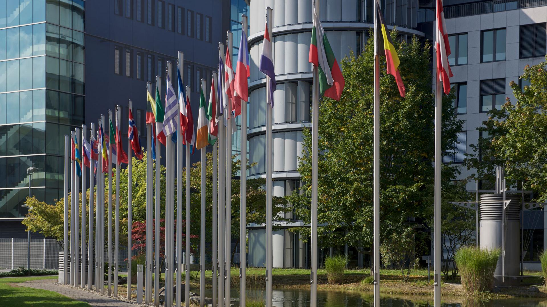 HQ-flags