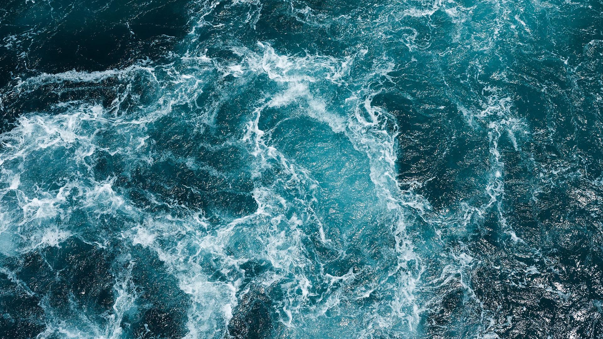 Rough ocean surface showing currents. Credit: Peter Gueth 