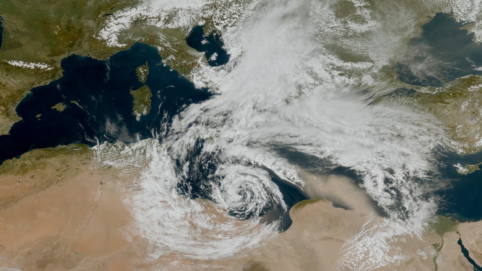 Dust cloud heads across the Mediterranean