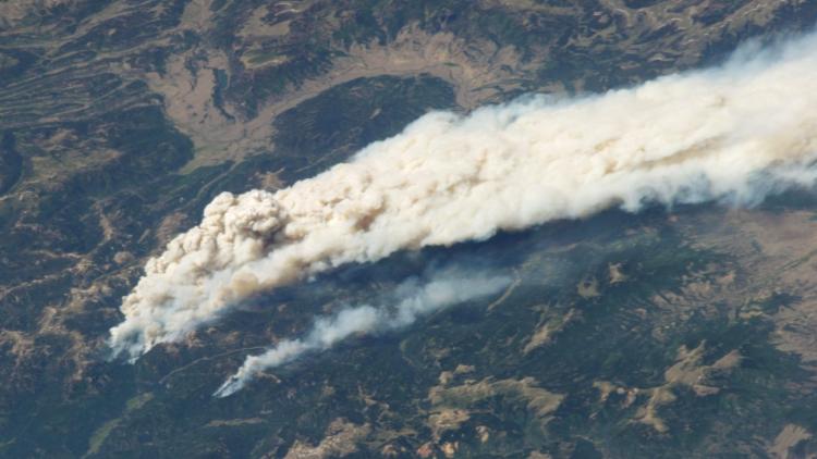Observing wildfire smoke plumes from space