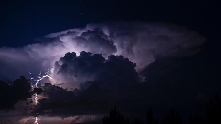 Single cell thunderstorm cloud
