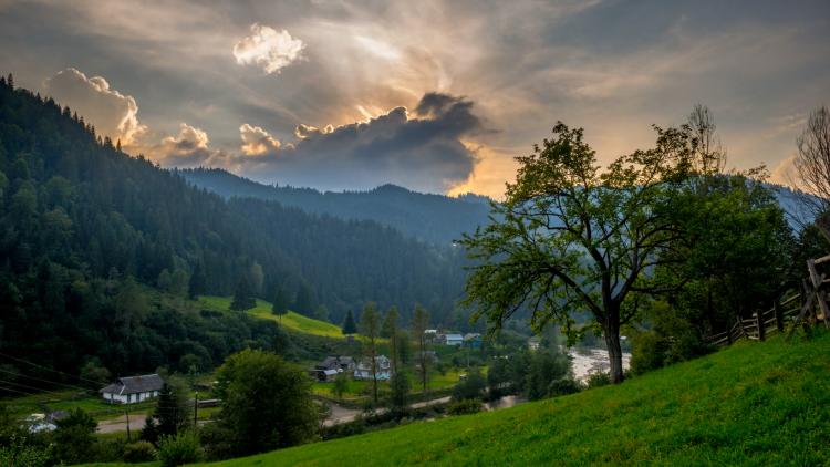 Clouds in valley from pexels