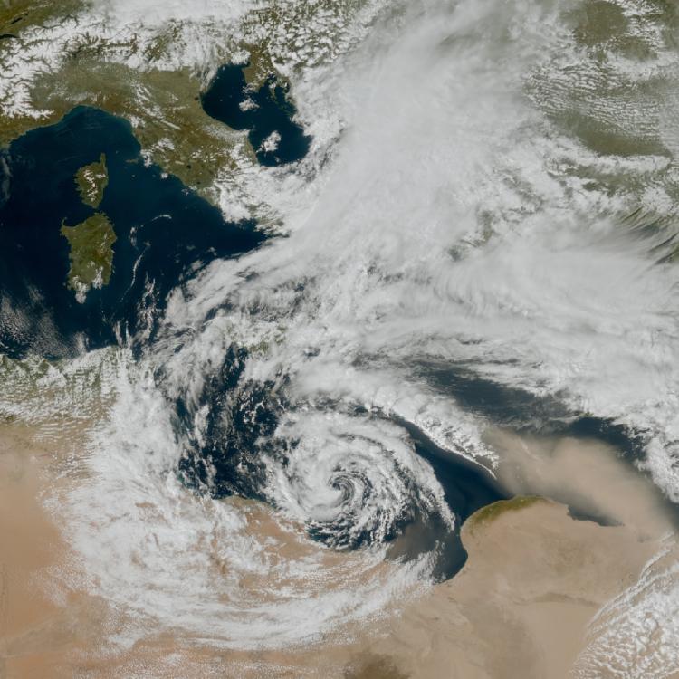 Dust cloud heads across the Mediterranean