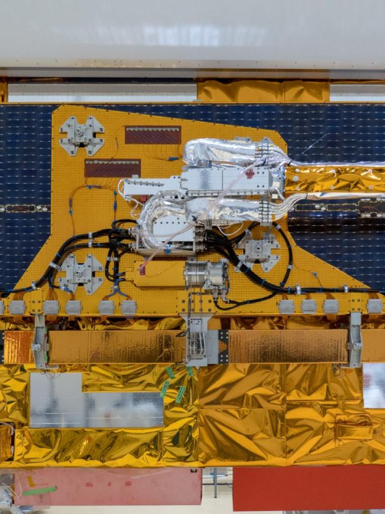 Assembling Metop-C for launch