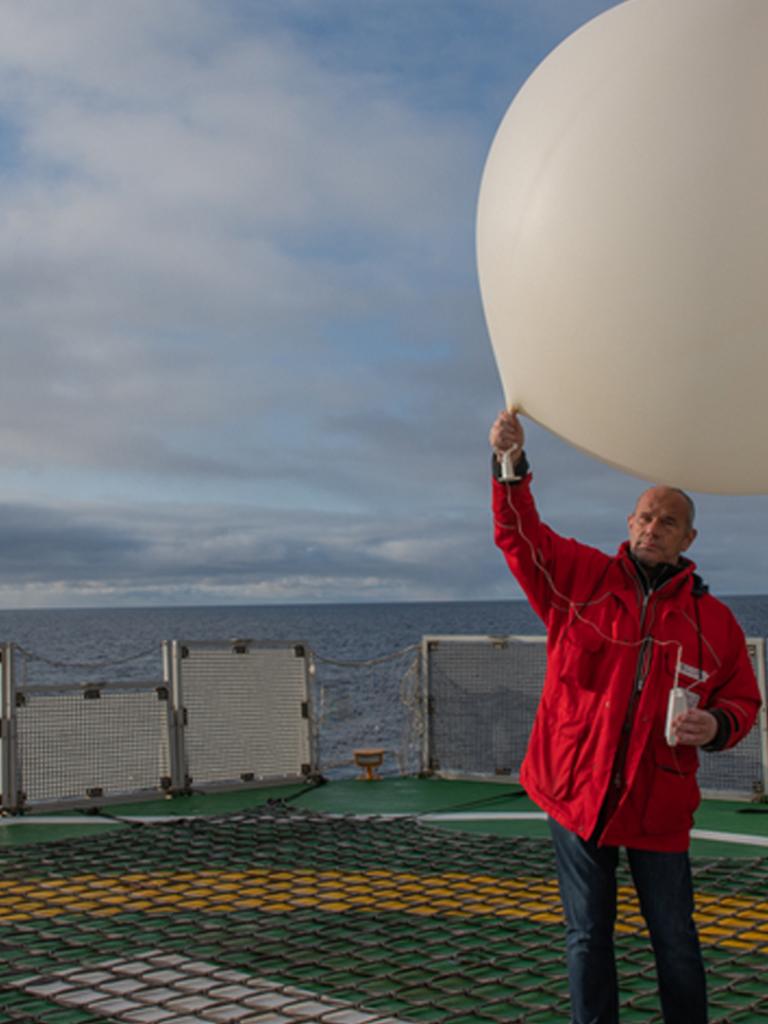 Life as a weather technician on board the Polarstern Life as a weather technician on board the Polarstern